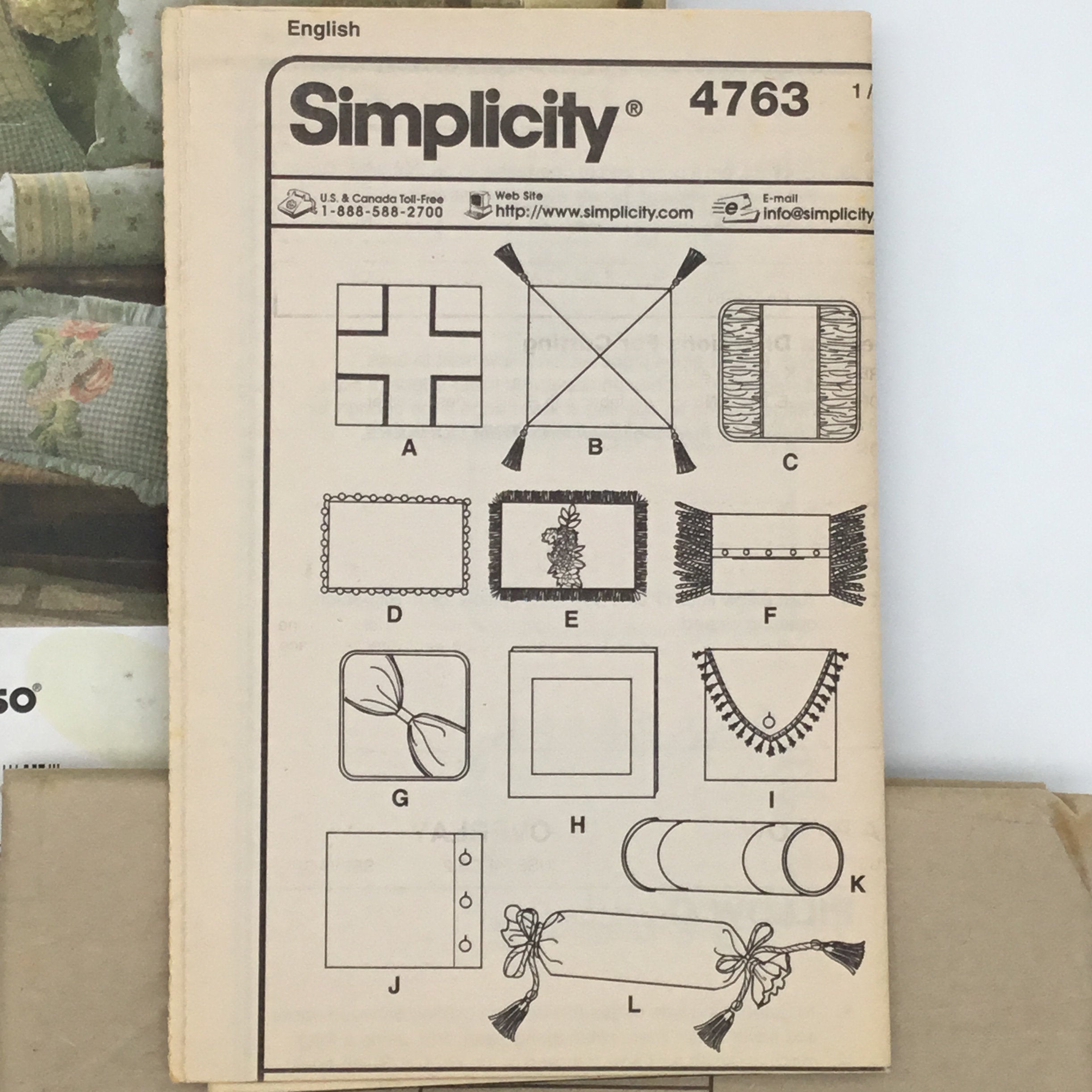 Simplicity R10034 Simplicity 4763 (2004) Decorator Pillows - Uncut Sewing Pattern ...
